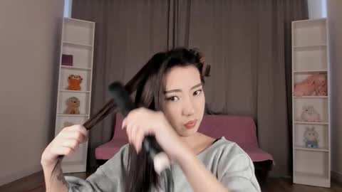 Snapshot of tinki_winkii chatting on 5, 11, 2025 Tina online show from 5, 11, 2025