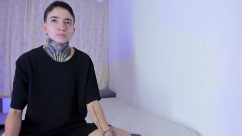 Snapshot of tinny_and_candy chatting on 17, 11, 2025 TINNY AND CANDY online show from 17, 11, 2025