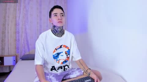 Snapshot of tinny_and_candy chatting on 18, 11, 2025 TINNY AND CANDY online show from 18, 11, 2025