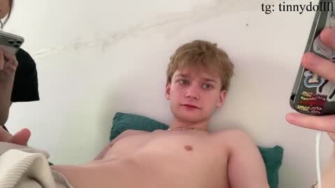 Snapshot of tinnydoll chatting on 11, 4, 2026 TinnyDoll online show from 11, 4, 2026