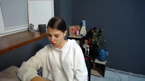 Snapshot of tiny_felicity chatting on 5, 3, 2025 Gloria online show from 5, 3, 2025