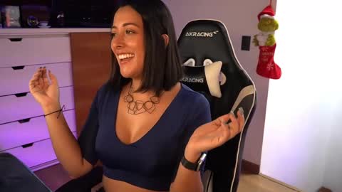 Snapshot of tiny_panther chatting on 7, 12, 2024 Ana Molly online show from 7, 12, 2024