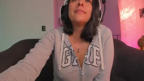 Snapshot of tiny_panther chatting on 1, 2, 2025 Ana Molly online show from 1, 2, 2025