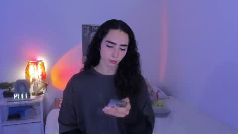 Snapshot of tiny_thomm chatting on 13, 6, 2026 Thomm Independent Model online show from 13, 6, 2026