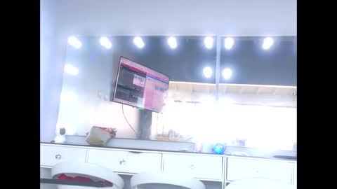 Snapshot of tinycasey18 chatting on 3, 5, 2026 Tip us ask our names online show from 3, 5, 2026