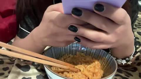 Snapshot of tinydaisy22 chatting on 29, 11, 2025 tinydaisy22 online show from 29, 11, 2025