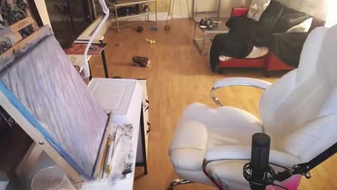 stage Kylie Sinner  brand CLITBAIT online show from 17, 2, 2025