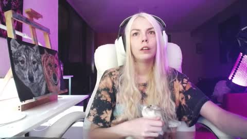 stage Kylie Sinner  brand CLITBAIT online show from 1, 10, 2025