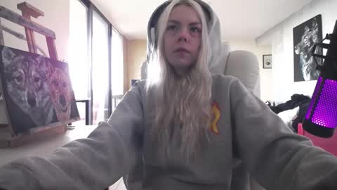 stage Kylie Sinner  brand CLITBAIT online show from 26, 10, 2025