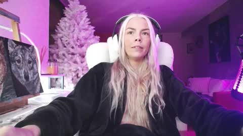 stage Kylie Sinner  brand CLITBAIT online show from 29, 11, 2025