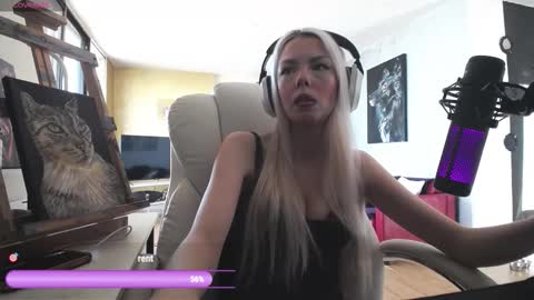 stage Kylie Sinner  brand CLITBAIT online show from 28, 2, 2026