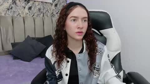 Snapshot of tinysophi chatting on 4, 2, 2026 tinysophi online show from 4, 2, 2026