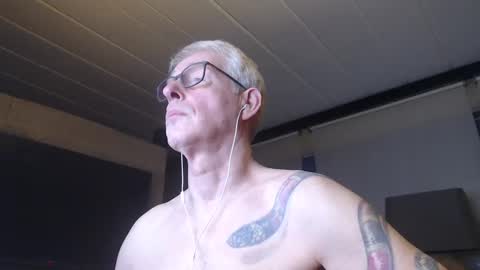 Snapshot of tirexxx_x chatting on 20, 1, 2025 tirexxx_x online show from 20, 1, 2025