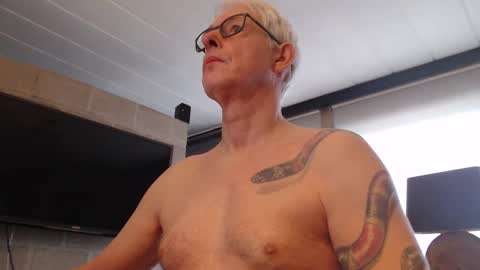 Snapshot of tirexxx_x chatting on 20, 2, 2025 tirexxx_x online show from 20, 2, 2025
