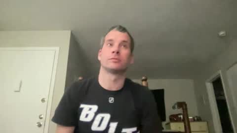 Snapshot of tleigh24 chatting on 8, 1, 2025 tleigh24 online show from 8, 1, 2025