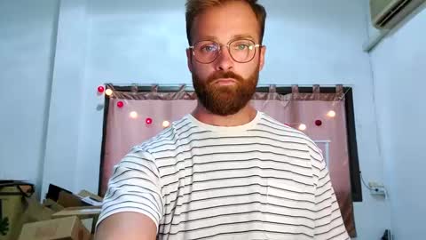 Snapshot of toffbuck chatting on 3, 12, 2024 ToffBuck online show from 3, 12, 2024