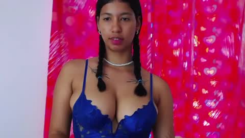 Snapshot of tokihoney chatting on 16, 12, 2024 Adela y juan online show from 16, 12, 2024