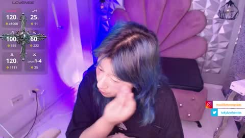 Snapshot of toky_doll chatting on 12, 11, 2025 toky online show from 12, 11, 2025