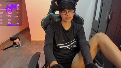 Snapshot of tokyo_uwu chatting on 7, 1, 2025 sofi 3 online show from 7, 1, 2025