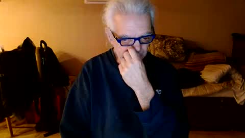 Snapshot of tom112292014 chatting on 27, 12, 2024 tom112292014 online show from 27, 12, 2024