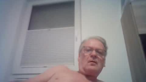 Snapshot of tom60sam chatting on 2, 5, 2026 tomsam online show from 2, 5, 2026