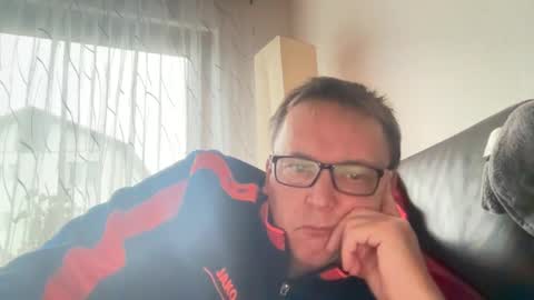 Snapshot of tom6644 chatting on 13, 12, 2024 Tom online show from 13, 12, 2024