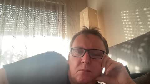 Snapshot of tom6644 chatting on 2, 2, 2025 Tom online show from 2, 2, 2025