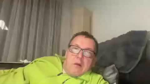 Snapshot of tom6644 chatting on 27, 3, 2026 Tom online show from 27, 3, 2026
