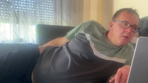 Snapshot of tom6644 chatting on 8, 4, 2026 Tom online show from 8, 4, 2026
