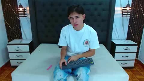 tom_0002 online show from 18, 12, 2025