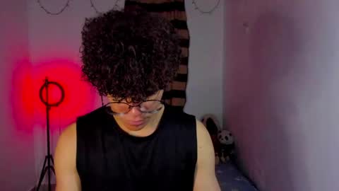 Tom Blue online show from 18, 4, 2026