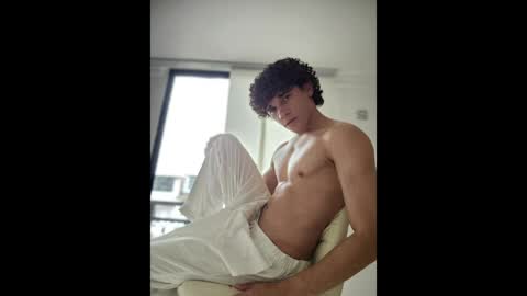 Snapshot of tom_blue10 chatting on 15, 5, 2026 Tom Blue online show from 15, 5, 2026