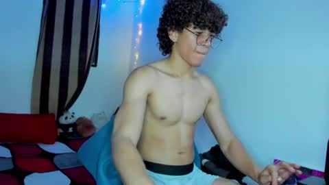 Snapshot of tom_blue10 chatting on 19, 6, 2026 Tom Blue online show from 19, 6, 2026