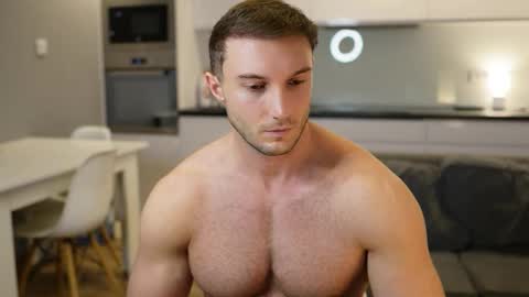 Snapshot of tom_fordd chatting on 18, 11, 2025 Tom online show from 18, 11, 2025