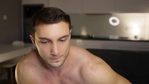 Snapshot of tom_fordd chatting on 17, 12, 2025 Tom online show from 17, 12, 2025