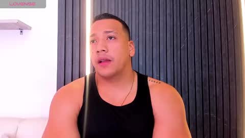 Tom muscle1 online show from 26, 10, 2025