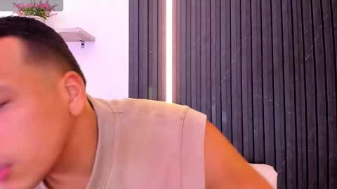 Tom muscle1 online show from 2, 11, 2025