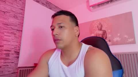 Tom muscle1 online show from 22, 12, 2025