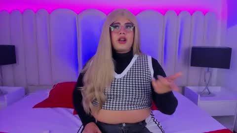 Snapshot of tom_silver_ chatting on 9, 9, 2025 Tom Silver online show from 9, 9, 2025