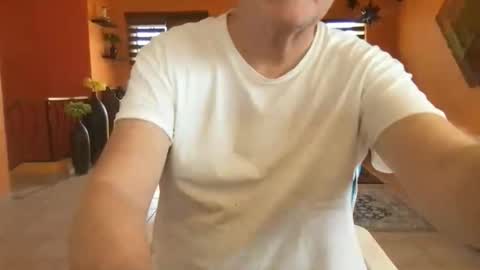 Snapshot of tomascausa chatting on 1, 4, 2026 Hola online show from 1, 4, 2026