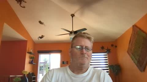 Snapshot of tomascausa chatting on 16, 4, 2026 Hola online show from 16, 4, 2026