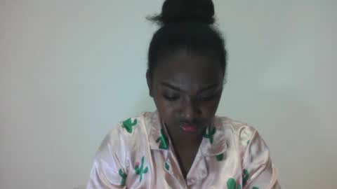 Snapshot of tomboasy chatting on 10, 9, 2025 tomboasy online show from 10, 9, 2025