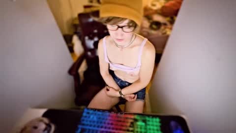 Snapshot of tomboy_titties chatting on 9, 9, 2025 tomboy_titties online show from 9, 9, 2025