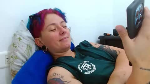 Snapshot of tomboyblue chatting on 2, 4, 2026 Blue online show from 2, 4, 2026