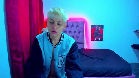 tomboygirl69 online show from 25, 1, 2025