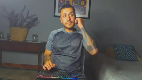 Snapshot of tomdavisxl chatting on 22, 3, 2026 tomDavisXl online show from 22, 3, 2026