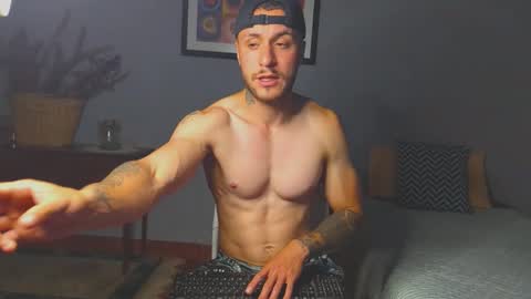 Snapshot of tomdavisxl chatting on 24, 3, 2026 tomDavisXl online show from 24, 3, 2026