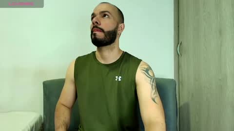 Snapshot of tommel_bailey chatting on 21, 4, 2026 Tommel Bailey online show from 21, 4, 2026