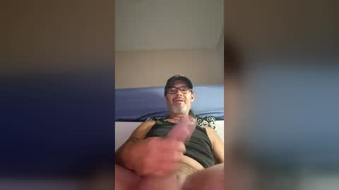 Snapshot of tommgunn25 chatting on 4, 7, 2026 tommgunn25 online show from 4, 7, 2026