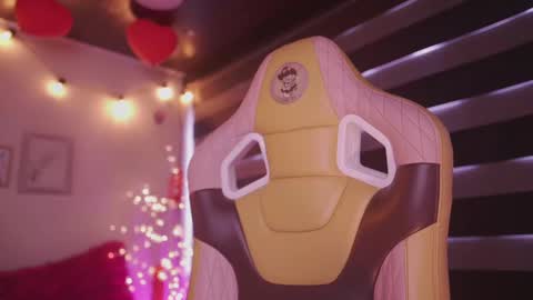 Blue  online show from 27, 2, 2025